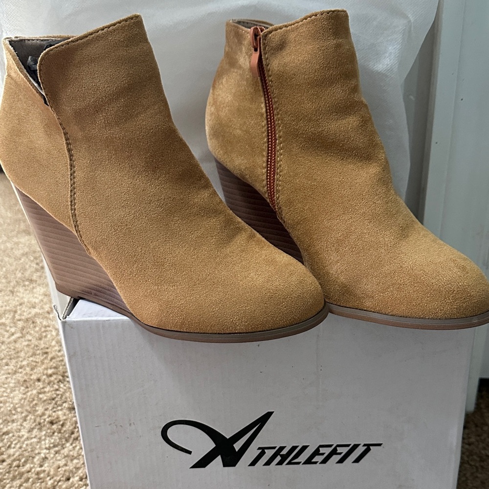 Women's Athlefit Tan Suede Wedge Ankle Boots NWT size 7 1/2 euro 38